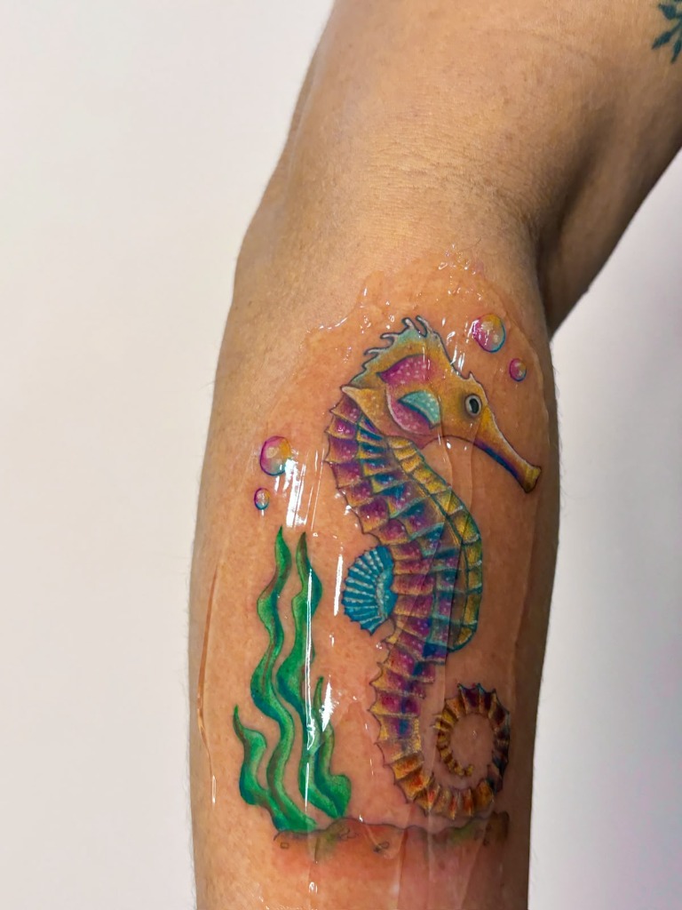 Outras tattoos coloridas